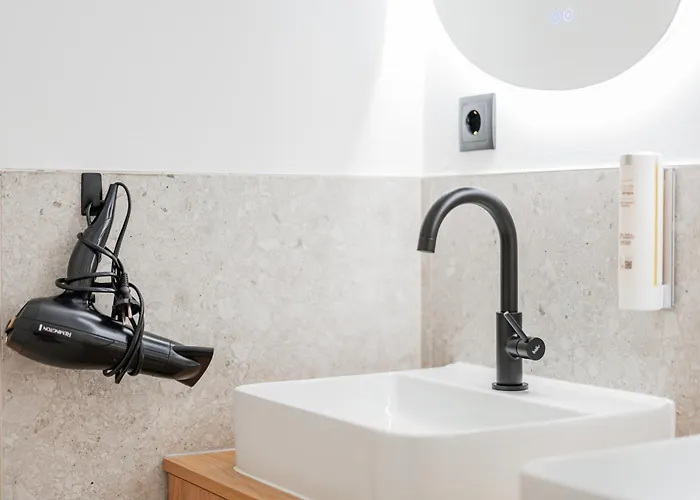 Home1 - Rive Boutique